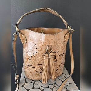 Patricia Nash Laser Lace Otavia bucket bag EUC